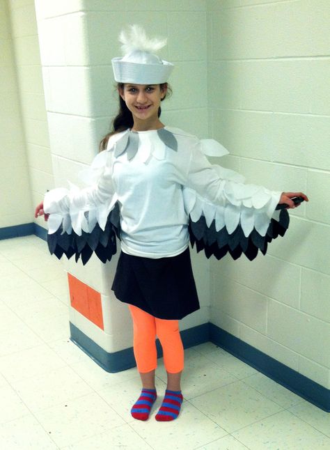 Seagulls- felt feathers sewn onto white sweatshirt. Sailor cap with feathers and orange leggings. #littlemermaidjr Pelican Costume Diy, Seagull Costume Diy, Pelican Costume, Seagull Costume, James And The Giant Peach Costume, Honk Jr, Goose Costume, Finding Nemo Costume, Felt Feathers