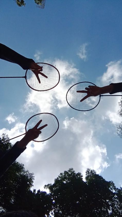 Batminton Girl Aesthetic, Badminton Racket Aesthetic, Badminton With Friends, Playing Badminton Aesthetic, Badminton Girl Aesthetic, Badminton Outfit Women, Badminton Girl, Badminton Aesthetic, Badminton Pictures