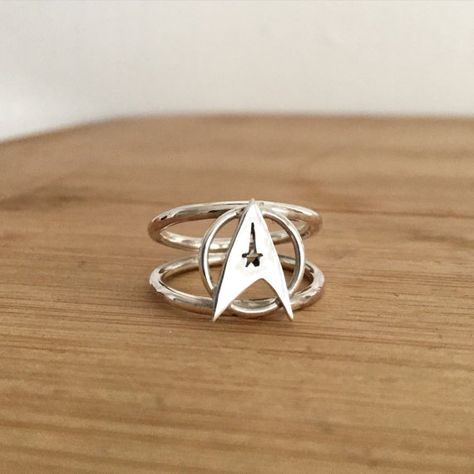 Star Trek Silver Ring. Sterling Silver Star Trek от TempestSociety Silver Star-shaped Spiritual Rings, Star Trek Ring, Star Trek Jewelry, Starwars Cufflinks, Rings For Him, Nerdy Jewelry, Star Trek Mug, Geeky Jewellery, Star Trek Merchandise