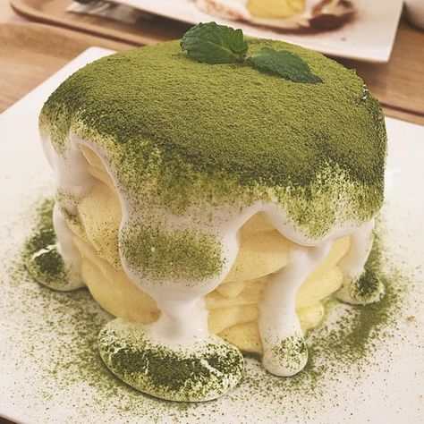 ITS S-SO FLUFFYYYY   : Matcha Soufflé Pancakes  : HOMIBING  : @matchachacha.sweet  : Like what you SEE?!  FOLLOW @matchafeels for more delicious matcha content!  : &Don't forget to use hashtag #matchafeels to share your matcha finds! Souffle Pancake, Soufflé Pancakes, Matcha Lover, Matcha Aesthetic, Mint Aesthetic, Japanese Pancake, Souffle Pancakes, Matcha Drink, Ice Cream Sandwiches