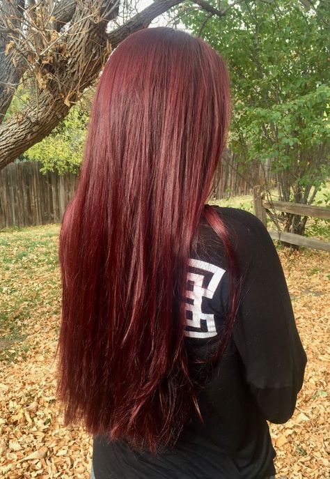 Dusty Red Hair, Red Hair Wine, Soft Red Hair, Red Wine Hair Color, Pelo Color Vino, Wine Hair, Red Hair Inspo, Red Curly Hair, Dark Red Hair