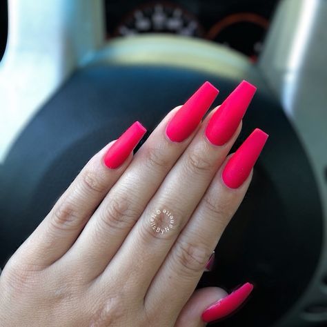 Long nails , coffin nail, long coffin nails, ballerina nails , hot pink nails , summer nails , matte nails , acrylic nails , simple nails , nail art , vacation nails Hot Pink Matte Nails, Nails Xoxo, Nail Long, Nails Ballerina, Pink Coffin, Boho Nails, Nails Matte, Classy Nail Designs, Hot Pink Nails