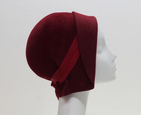 The Jeanne Felt Hat - 1920s Hat - Red Cloche Hat w/ Ribbon Accent - Classic Vintage Style Millinery by AndTheyLovedHats on Etsy https://www.etsy.com/ca/listing/253159562/the-jeanne-felt-hat-1920s-hat-red-cloche Womens Fall Hats, Cappello Cloche, 1920s Hats, 1920s Hat, Cloche Hats, Retro Hats, Red Accessories, Fall Hats, Frou Frou