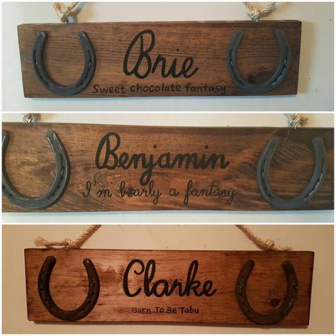 Horse Stall Decorations, Horse Barn Decor, Horse Stall Sign, Stall Decorations, Horse Tack Rooms, Diy Horse Barn, Horse Barn Ideas Stables, Stall Signs, Horse Shelter