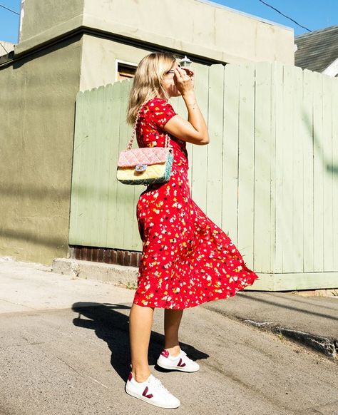 The Chic French Trainers That Are Taking Over London Right Now Retro Plaid Dress, Veja Trainers, Dress And Sneakers Outfit, Trainers Outfit, Lucy Williams, Sneaker Outfits, Vogue Uk, Outfit Dress, Split Dress