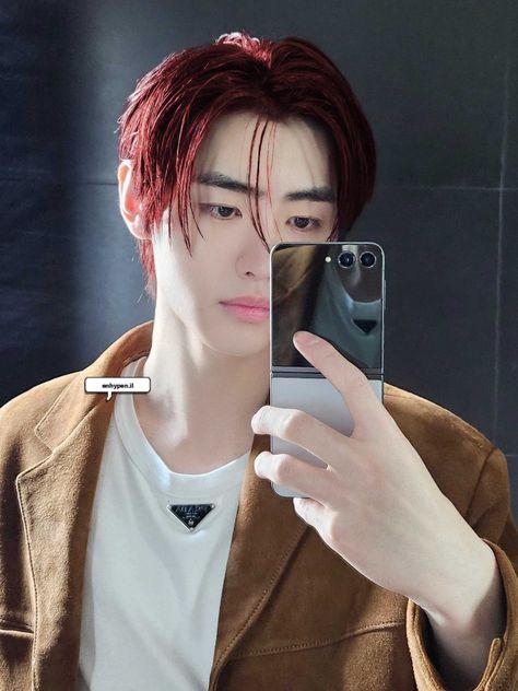 enhypen sunghoon red hair edit Sunghoon Red Hair, Sunghoon Hair, Red Hair Kpop, Black And Red Hair, Sunghoon Edit, Hair Color Red, Enhypen Sunghoon, Red Hair Color, Sung Hoon