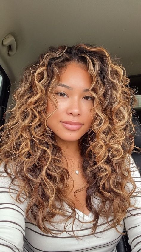 Fall Curly Hair Color Highlights, Fall Hair Colors For Curly Hair, Curly Hair Fall Color Ideas, Curly Light Brown Hair With Highlights, Fall Curly Hair, Burnt Orange Hair Color, Curly Cut, Highlights Curly Hair, Brown Curls