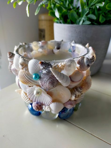 Shell Candles Diy, Seashell Jewelry Diy, Unique Homemade Gifts, Shell Candle Holder, Shell Diy, Pearl Bouquet, Seashell Candles, Seashell Projects, Art Coquillage