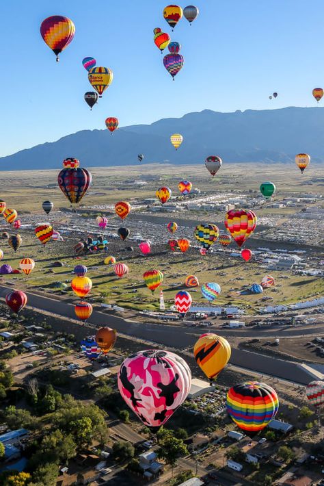 Check out "Albuquerque International Balloon Fiesta" in New Mexico Albuquerque Turkey, Albuquerque Balloon Festival, New Mexico Vacation, Hot Air Balloons Photography, New Mexico Style, Travel New Mexico, Air Balloon Festival, Roswell New Mexico, Costa Maya