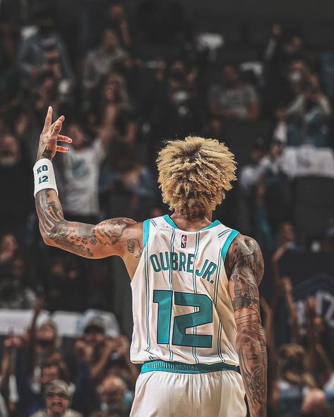 Kelly Oubre Jr Basketball, Kelly Oubre Jr Hornets, Oubre Jr Kelly, Kelly Oubre Jr Aesthetic, Kelly Oubre Jr Wallpaper, Nba Players Wallpaper, All Nba Players, Lakers Wallpaper, Kobe Bryant Lebron James