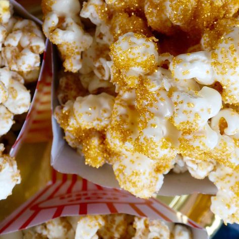 Gold Food Ideas, Gold Popcorn, French Cocktails, Gold Food, African Luxury, Kir Royale, Oscar Night, Popcorn Party, Songs Playlist