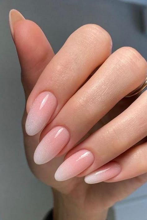 44 Super Chic Baby Boomer Nails for a French Ombré Mani Baby Bomernails Color, Baby Boomer Nails Glitter, Baby Boomer Nails Almond, Pink Base Nails, Corporate Nails, Baby Boomers Nails, Minimal Nails Art, Shaped Nails, Minimal Nails