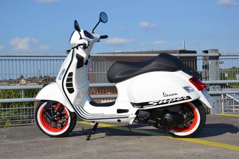 Vespa P200e, Vespa Tuning, Vespa Gts 125, Vespa 300, Louisville Slugger Museum, Vespa Custom, Red Vespa, Vespa Gts 300, Vespa Lx