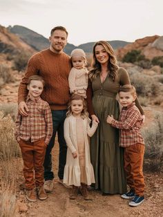 Winter Family Photoshoot Outfits, Toddler Morning Routine, Layering Hacks, Formal Outfit Ideas, Outfits To Recreate, Winter Family Photoshoot, Family Photoshoot Outfits, Summer Outfits For Teens, Winter Family