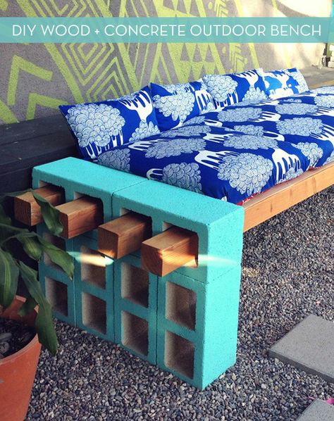 How To: Make a Stylish Outdoor Bench from Cinder Block! Easy Backyard Diy, Diy Outdoor Seating, Cinder Blocks, Easy Backyard, Outdoor Bench, Diy Backyard, Outdoor Projects, Diy Outdoor, Outdoor Seating