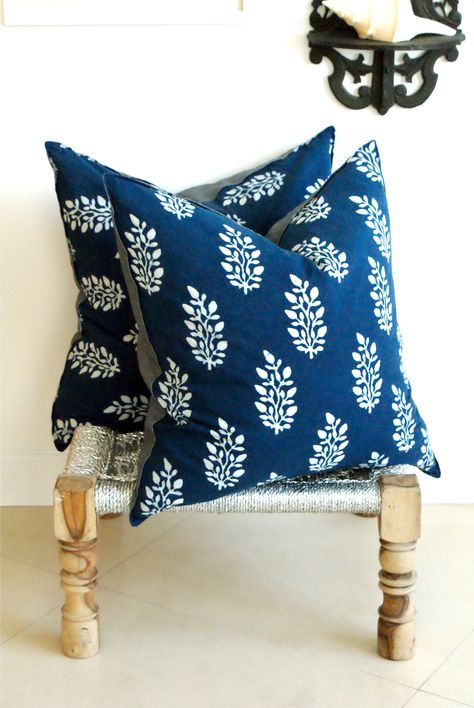 Jaipur Prints, Block Print Pillows, Pillows Decorative Diy, Blue And White Print, Block Painting, Sofa Seating, Block Printed Pillows, Fabric Stamping, Indian Prints