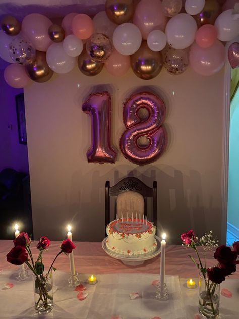 18th Birthday Simple Decorations, Birthday Queen Aesthetic, 18th Bday Party Ideas At Home, Basic Birthday Decorations, Simple Birthday Table Set Up, House Party Decorations Birthday, Sweet 16 At Home, Living Room Birthday Party Decor, Birthday Decor Simple