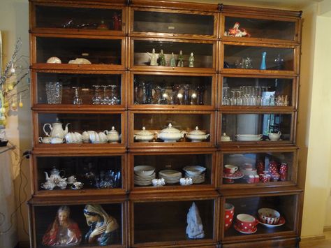 Globe Wernicke kast Globe Wernicke, La Apartment, Dressing Room, China Cabinet, Globe, Apartment, Furniture, Home Decor, Home Décor