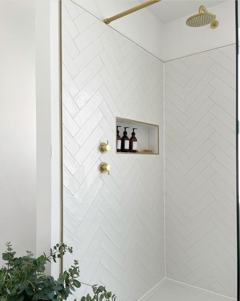 Herringbone Tile Backsplash Bathroom, Herringbone Backsplash Bathroom, Bathroom Herringbone, Herringbone Tile Bathroom, White Shower Tile, White Herringbone Tile, White Subway Tile Bathroom, Herringbone Tile Backsplash, White Tile Shower