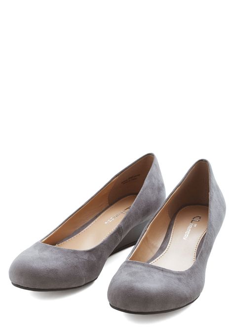 Work Appropriate Shoes - Commuter Genius Wedge in Grey Vintage Heels, Prom Shoes, Womens Fashion For Work, Crazy Shoes, Pretty Shoes, Ladies Dress Design, Work Shoes, Work Fashion, Beautiful Shoes