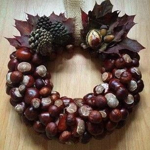 Chestnut wreath                                                                                                                                                                                 More Acorn Crafts, Autumn Decorating, Autumn Crafts, Autumn Wreath, Seasonal Wreaths, Autumn Wreaths, Fall Diy, Wreath Decor, Fall Wreaths