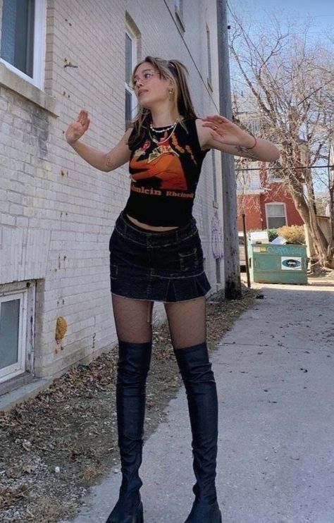 Pop Punk Aesthetic Outfit, Punk Outfits Aesthetic, Punk Aesthetic Outfit, Pop Punk Outfits, Pop Concert Outfit, Pop Punk Fashion, Outfits Fo, Concert Outfit Summer, E Girl Outfits