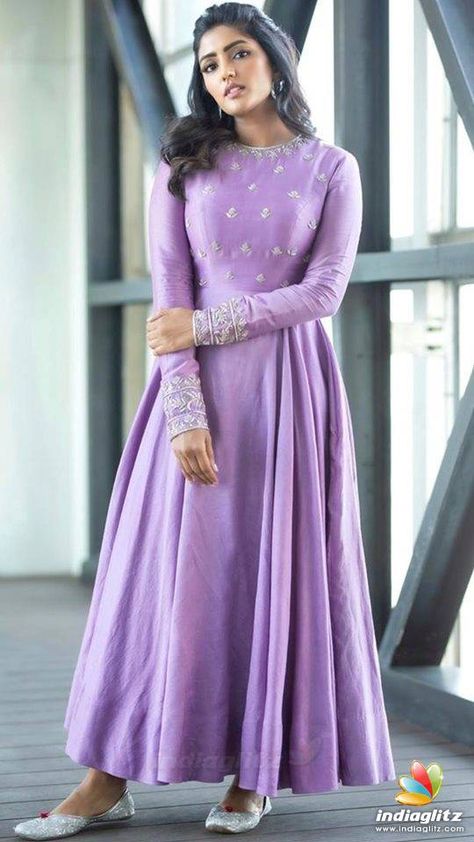 Long Frocks For Women, Eesha Rebba, Frock Models, Designer Anarkali Dresses, Long Frock Designs, Long Gown Design, Anarkali Dress Pattern, Frock For Women, Long Kurti Designs