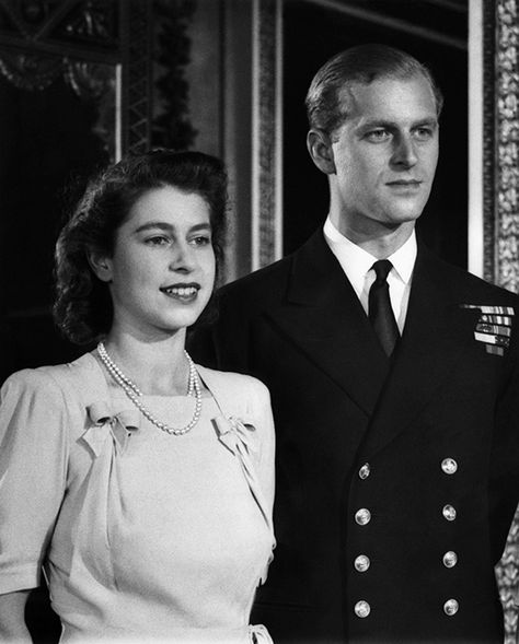 Prince Philip's younger years: 8 sweetest photos of the royal in his youth - Photo 10 Prince Philip Queen Elizabeth, Princess Alice Of Battenberg, Princesa Margaret, Queen Elizabeth Photos, Elizabeth Philip, Princesa Elizabeth, Queen And Prince Phillip, Young Queen Elizabeth, Rainha Elizabeth Ii