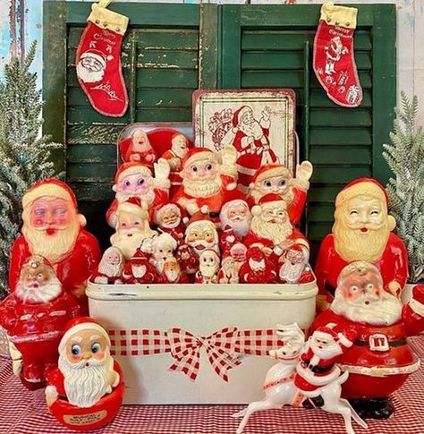 Santa Display, Vintage Rudolph, Trendy Christmas Decor, Childhood Christmas, Christmas Booth, Pinecone Christmas, Santa Collection, Retro Christmas Decorations, Vintage Christmas Crafts