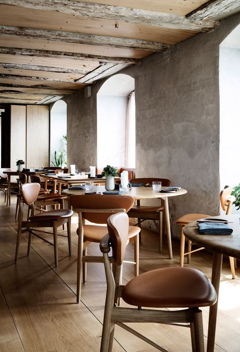 Snøhetta overhauls former Noma space for new casual Copenhagen restaurant Scandinavian Restaurant, Noma Restaurant, Nordic Restaurant, Lake House Interior, Copenhagen Design, Table Bistrot, Casual Dining Restaurant, Table Haute, Bar Interior