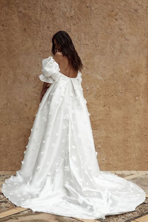 White Wedding, Puff Sleeves, Amber, Satin, Wedding Dress, Floral, Wall, Dresses, White