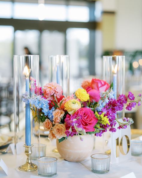 M & A’s Vivid and Bright Wedding is on the blog today! We are always on board to design personalized color in your wedding floral. This sweet duo said they wanted their wedding to feel happy, fun and full of color our designer hearts skipped a beat! PHOTOS @lesliedphotography | PLANNING: @desertwhim | SIGNAGE @decoinkdesigns VENUE: @verderiverweddingsevents Color Pop Wedding Decor, Colorful Centerpieces Wedding, Winter Wedding Centerpieces, Colorful Centerpieces, Bright Wedding Colors, Holly Wedding, Gold Wedding Colors, Bright Wedding, Marrying My Best Friend