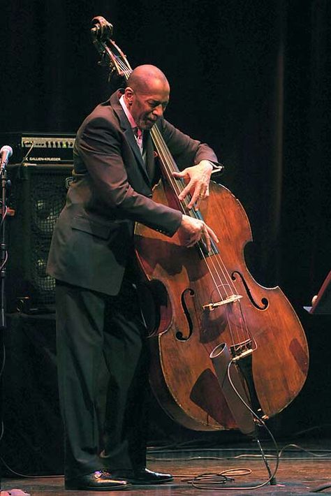 Jazz Legend, Ron Carter!!! Paul Chambers, Playing An Instrument, Ron Carter, Jazz Players, Jazz Poster, Blues Musicians, Jazz Art, Jazz Artists, Double Bass