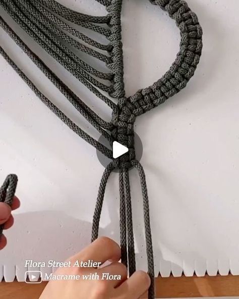 Macrame Bag Tutorial How To Make, Macrame Purse Pattern, Macrame Tas, Macrame Bag Tutorial, Macrame Bags, Bag Macrame, Macrame Mandala, Makramee Diy, Macrame Purse