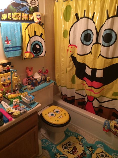 Spongebob Restroom Ideas, Sponge Bob Bathroom, Spongebob Shower Curtain, Spongebob Bedroom Ideas, Spongebob Diorama, Spongebob Bathroom Decor, Spongebob Themed Bathroom, Spongebob Room Decor, Spongebob Bathroom Ideas