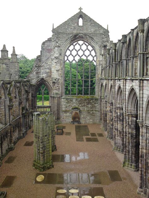 Holyrood Abbey, Abbey Ruins, Kings And Queens Of England, Love And Fear, Margaret Tudor, Holyrood Palace, Queens Of England, Henry Vii, Abandoned Churches