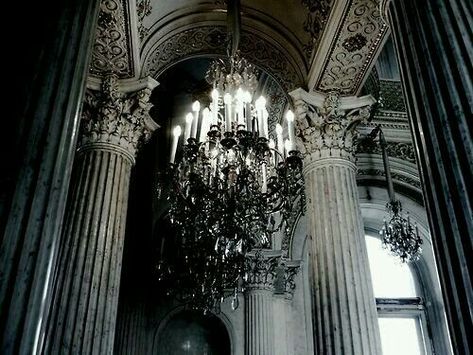 Royal Aesthetic, Gothic Architecture, The Ceiling, Book Inspiration, Metropolis, Dark Aesthetic, Dark Fantasy, The Middle, Fairy Tales