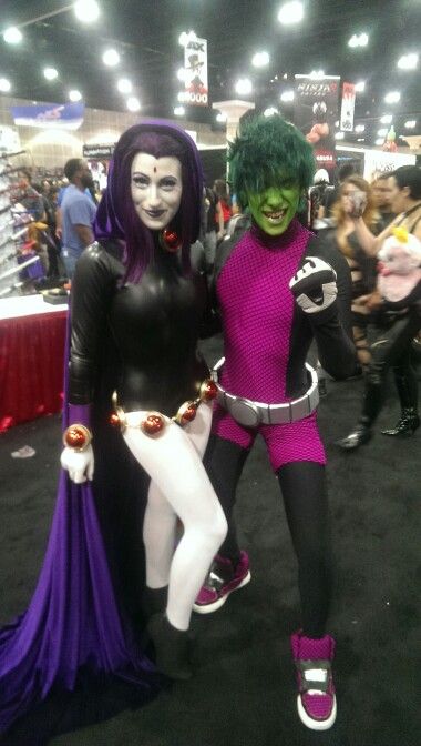 Raven and Beats Boy Cosplay Anime Expo 2015 Beastboy Cosplay, Beast Boy Cosplay, Pretty Cosplay, Boy Cosplay, Dc Cosplay, Anime Expo, Expo 2015, Beast Boy, Cartoon Man