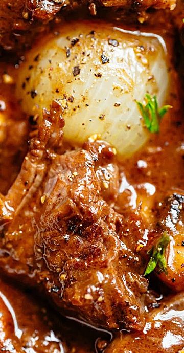 Wine Gravy, Julia Childs, Red Wine Gravy, Julia Child Recipes, Meat And Potatoes, Dutch Oven Recipes, Pot Roast Recipes, French Cooking, Beef Recipes Easy