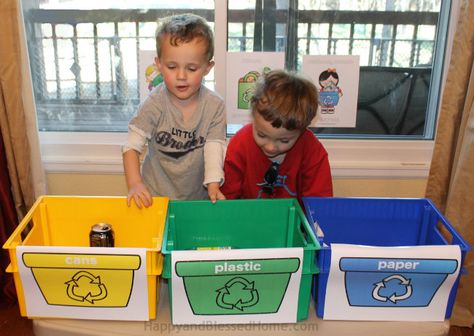 Recycling Sensory Bin Preschool, Recycling Dramatic Play, Recycle Activities For Kids, Recycling Activities For Preschoolers, Environmental Education Activities, Recycle Preschool, Recycling Games, Recycling Activities For Kids, Earth Day Activities For Kids