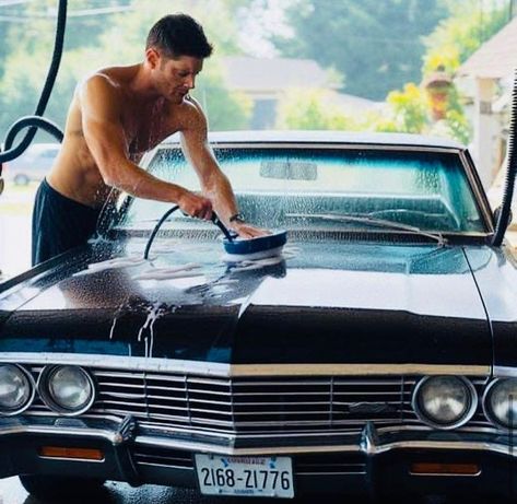 Jensen Ackles Shirtless, Supernatural Fanfiction, Impala 67, Jesen Ackles, Jensen Ackles Supernatural, Supernatural Wallpaper, John Winchester, Supernatural Pictures, Supernatural Dean Winchester