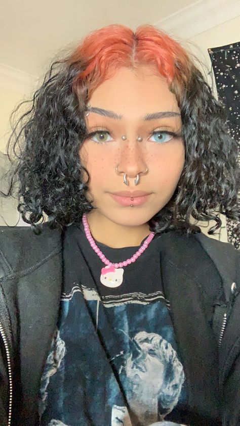 Bleached Roots, Dyed Roots, Blake Homie, Colored Hair Roots, High Nostril Piercing, Punk Fashion Diy, Dyed Curly Hair, Face Piercings, Cute Ear Piercings