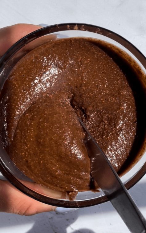 Homemade Healthy Nutella (3 Ingredients) - FitFan Sugar Free Nutella, Nutella Sandwich, Healthy Nutella, Healthy Food Alternatives, Homemade Nutella, Paleo Chocolate, Sandwiches For Lunch, On Toast, The Jar