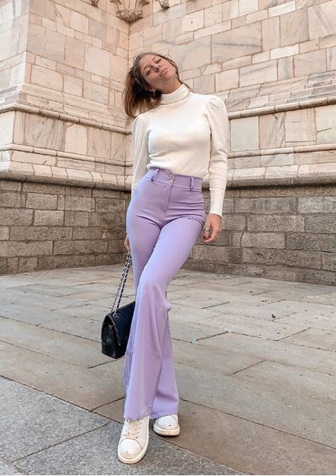 Purple Cream Outfit, Purple Pants Outfit Winter, Lilac Jeans Outfit, Lavender Jeans Outfit, Violet Pants Outfit, Lavender Pants Outfit, Purple Pants Outfit, Outfits Con Jeans, Winter Pants Outfit