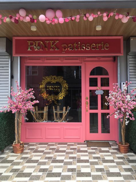 French Store Fronts, Pink Cake Shop, Pink Patisserie, Cake Shop Design, Stationery Store Design, Pink Bakery, Boutique Patisserie, Pink Office Decor, Paris Bakery