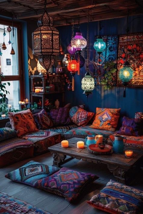 Plum Walls, Dark Boho Living Room, Burgundy Walls, Casa Hobbit, Glass Lanterns, Boho Living Room Ideas, Dark Boho, Hippie Living, Dark Grey Walls