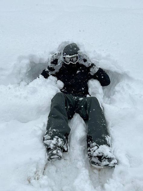 Winter Aesthetic Men, Winter Boy Aesthetic, Winter Ski Aesthetic, Courchevel Ski, Winter Snow Outfits, Photo Ski, Mode Au Ski, Snowboarding Pictures, Ski Vibes