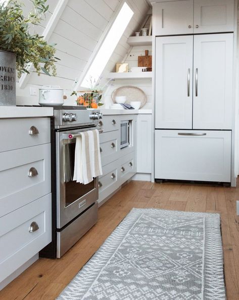 Attic Kitchen Ideas, Attic Kitchen, Airstream Interior, Slanted Ceiling, Cozy Rugs, Attic Remodel, Cottage Kitchens, A Frame Cabin, Deco Boheme