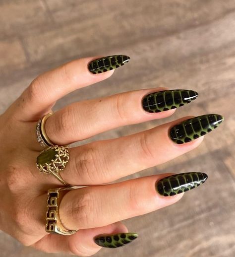 2022 Nail Trends You'll See Everywhere In 2023 - Stolen Inspiration Bright Winter Nails, Glazed Doughnut Nails, Brown Almond Nails, Doughnut Nails, Glazed Doughnut, Checkered Nails, 2023 Nail, Nail Trend, Subtle Nails