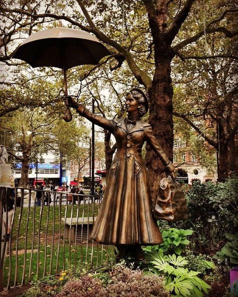 Leicester Square London, Leicester Square, Mary Poppins, Leicester, Lamp Post, England, Statue, London, Sculpture